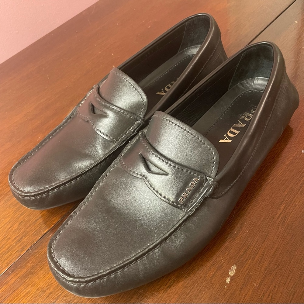 PRADA **BARELY* used AUTHENTIC Men’s black leather slip-on SIZE 8 (Prada size 7)